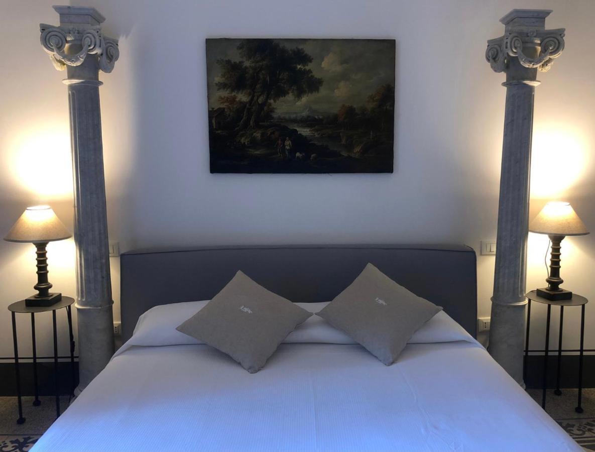 Deluxe Queen Room,1107363666:JPEG